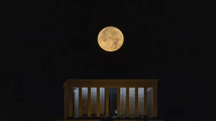 Full Moon lights up Ankara sky
