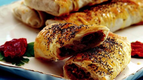 Kurutulmuş Domatesli Börek