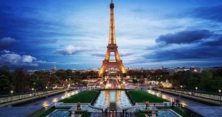 Eyfel Kulesi’nde Macron-Trump zirvesi