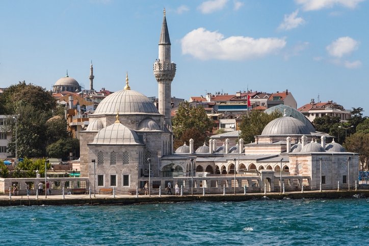 3 spectacular Istanbul mosques along Bosphorus