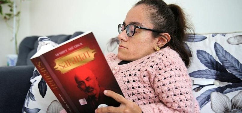 TURKISH WOMAN TUĞBA FIDAN STRUGGLING WITH GLASS BONE DISEASE FINDS SOLACE IN READING