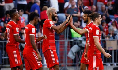 Bayern Munich fire six goals past Mainz to take over top spot of Bundesliga