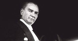 10 Kasım kompozisyonları ve kısa 10 Kasım şiirleri.10 Kasım Atatürk’ü anma şiirleri ve kompozisyon örnekleri