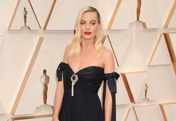 Margot Robbie sosyal medyaya ara verdi