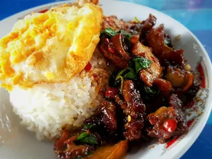 Thai Fesleğenli ve Acılı Dana Eti