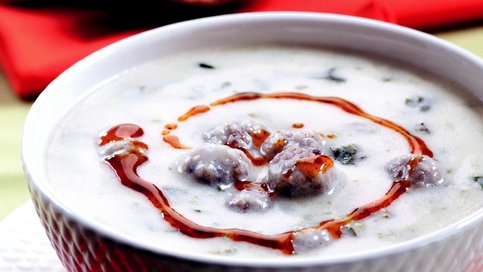 Sütlü ve Köfteli Ispanak Çorbası Tarifi