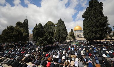 120K Palestinians attend Friday prayer at Al-Aqsa despite Israeli restrictions