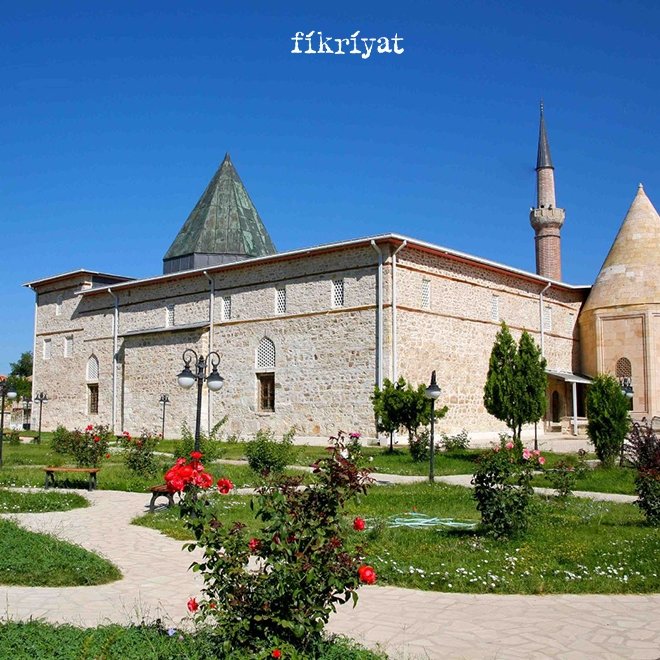 Dillerde ve kitaplarda bir mabed