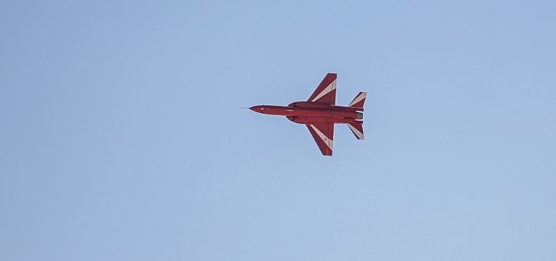 TURKISH-MADE JET TRAINER HURJET PERFORMS AT INTERNATIONAL AIRSHOW IN EGYPT