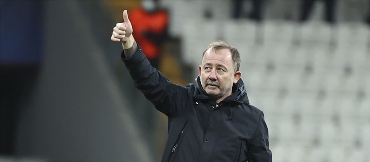 Beşiktaş’ta teknik direktör Sergen Yalçın görevine devam ediyor