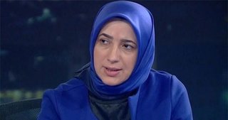 Eş durumundaki ablalar vitrinin en önemli parçası!