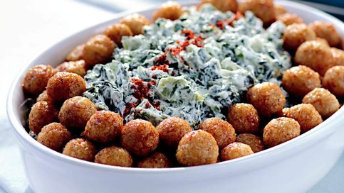 Bulgur Köfteli Pazı Salatası
