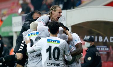 Beşiktaş beat Kayserispor 2-0 to move top of Super Lig