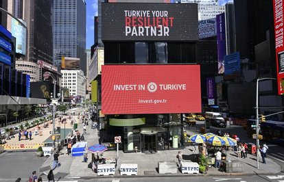 TimesMeydanındaInvestinTürkiyemesajı