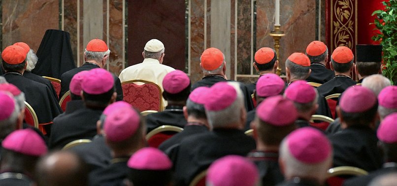VATICAN SAYS BISHOPS SHOULD REPORT SEX ABUSE TO POLICE