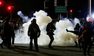 Portland rioters, police clash on Inauguration Day