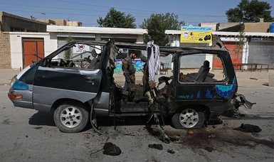 Roadside bomb hits minibus in Kabul