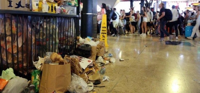 GARBAGE PILES UP IN MARSEILLE TRAIN STATIONS AS STRIKES CONTINUE