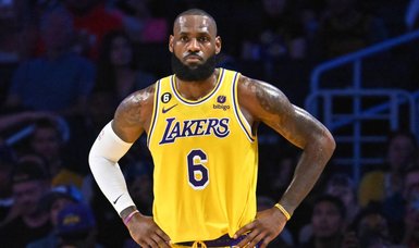 Abdul-Jabbar to attend Lakers games as LeBron closes on record - source