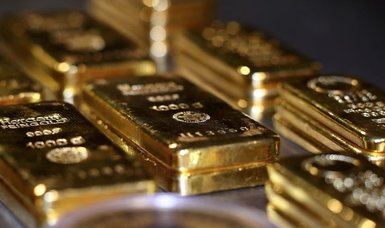 Gold rises to 1-year high as demand for safe assets grows