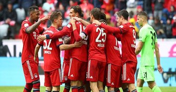 Bayern make hard work of table-propping 10-man Hanover 96