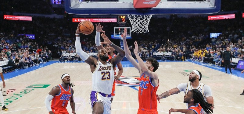 LeBron James scores 40 as Lakers top Thunder