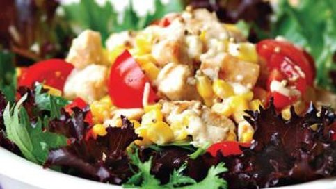 Tahin Soslu Tavuklu Salata