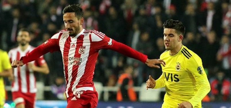 SIVASSPOR BEAT FENERBAHÇE 3-1, REMAIN AT TOP OF LIG