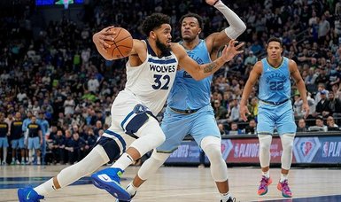 Towns, T-wolves rebound to even series with Grizzlies at 2