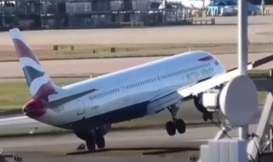 British Airways praises pilots after aborted landing amid storm