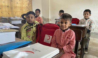 Turkish Red Crescent distributes aid to Rohingya students in Pakistan
