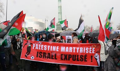 Parisians march against racism, in support of Palestinians
