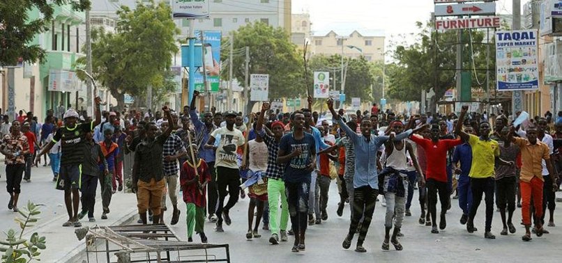 THOUSANDS IN SOMALI CAPITAL MARCH IN DEFIANCE AFTER ATTACK