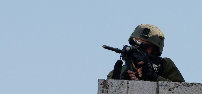 ISRAELI ARMY ARRESTS 20 PALESTINIANS IN WEST BANK