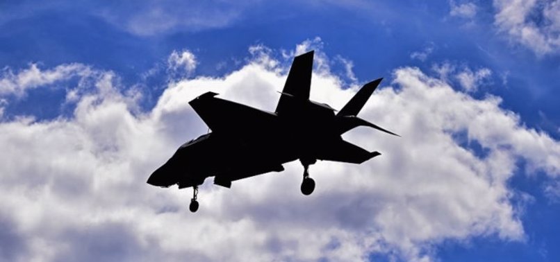 SWISS TO SIGN DEAL TO BUY F-35 FIGHTERS BEFORE REFERENDUM