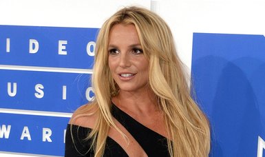 Britney Spears files to replace her father as guardian