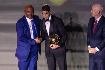 Afrika’da yılın futbolcusu ödülünü Achraf Hakimi kazandı
