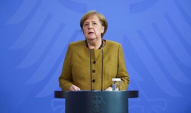 Merkel to stay out of conservative race to succeed her
