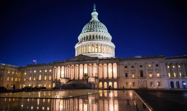 US president signs short-term spending bill to avert government shutdown