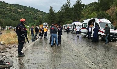 Eight dead, 10 wounded in traffic accident in Balıkesir