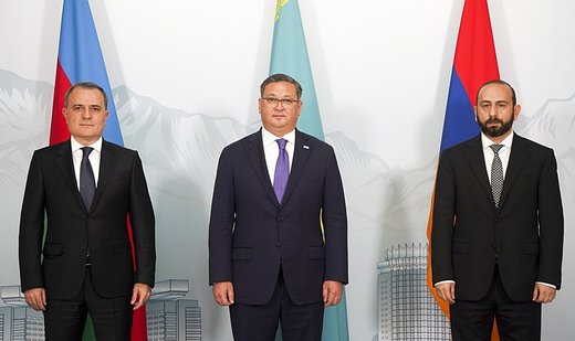 Top Azerbaijani, Armenian diplomats hold peace talks