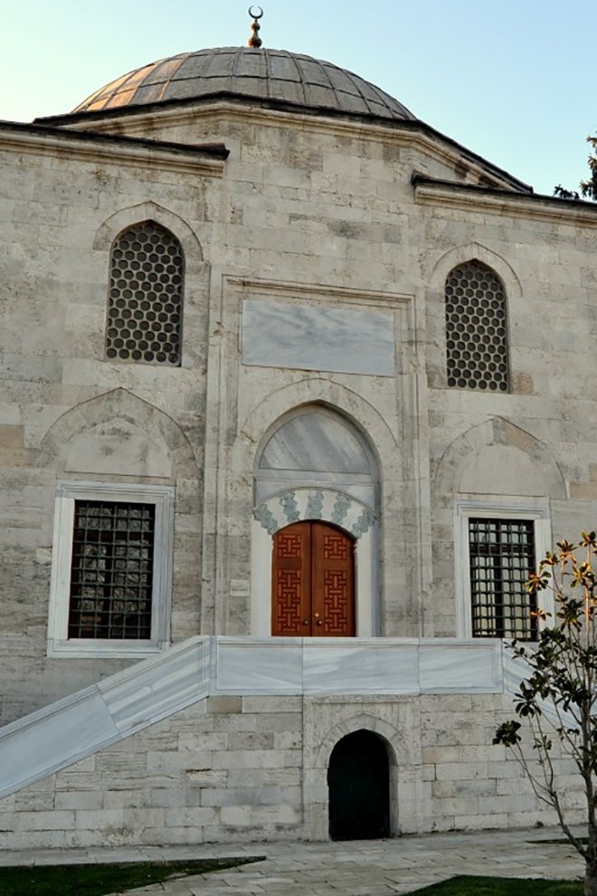 SÜLEYMANİYE KÜLLİYESİ DARÜLHADİS KAPISI