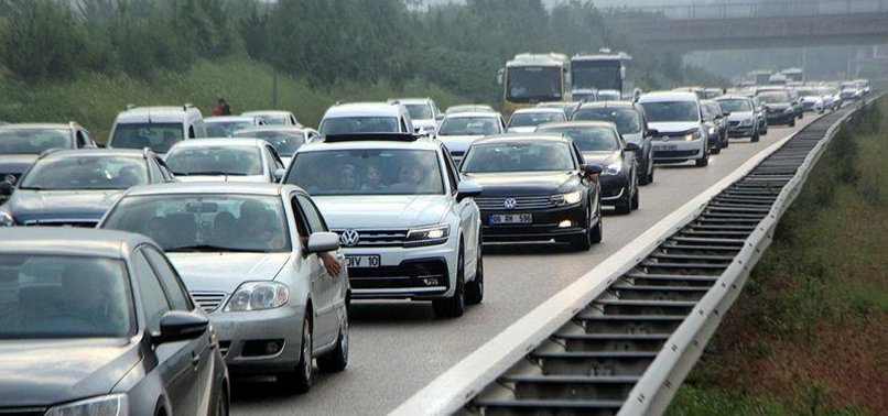 LONG HOURS OF TRAFFIC FOR DRIVERS ON ROAD FOR RAMADAN BAYRAM
