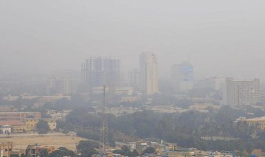 Smog-hit Pakistan city cuts school days to protect pupils