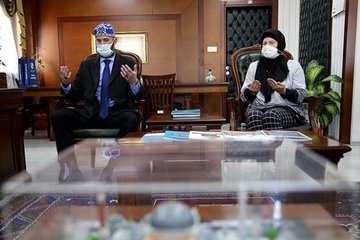 ABD’li anne ve oğlu İslamiyet’i seçti