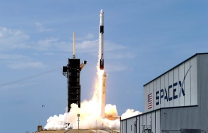 SpaceXuzayatekseferde143uydufırlattı