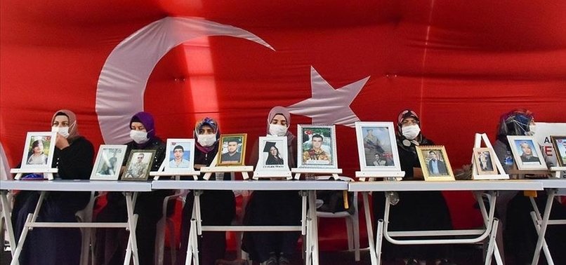 ANTI-PKK SIT-IN PROTEST BY HELD BY KURDISH MOTHERS IN DIYARBAKIR CONTINUES TO GROW