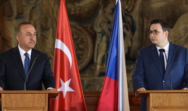 Turkish foreign minister speaks to Czech counterpart