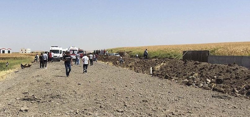 PKK ROADSIDE BOMB KILLS 2 IN SE TURKEY