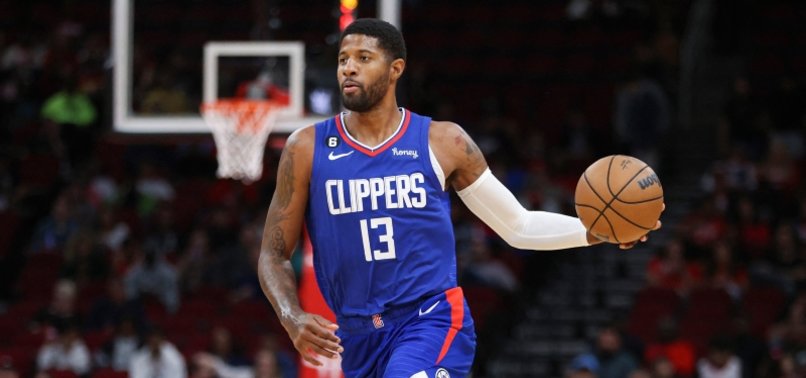 PAUL GEORGE HITS FOR 35 AS CLIPPERS RALLY TO BEAT SPURS